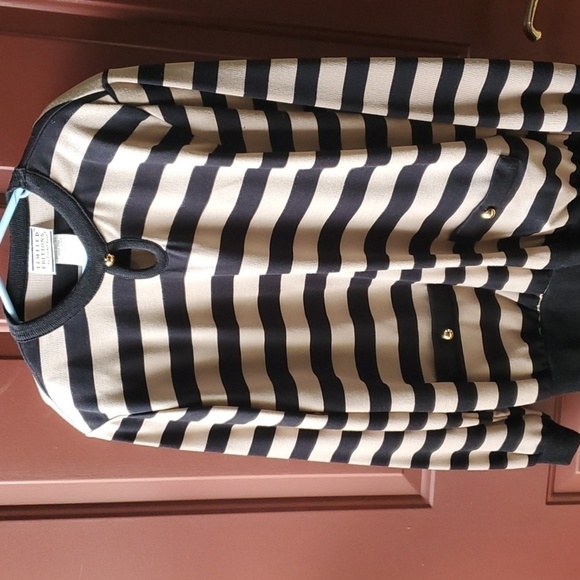 cricket lane Tops - Cricket Lane  Expresso vintage  Shoulder pads tan & black stripe top Large NWT